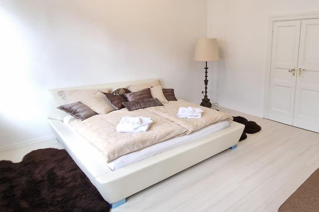 Luna City-Apartment 80Qm 2 Zimmer 2 Baeder 20Km Messe Airport 크레펠트 외부 사진