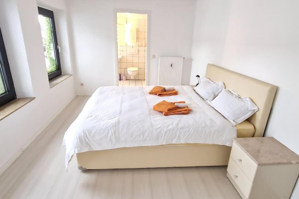 Luna City-Apartment 80Qm 2 Zimmer 2 Baeder 20Km Messe Airport 크레펠트 외부 사진