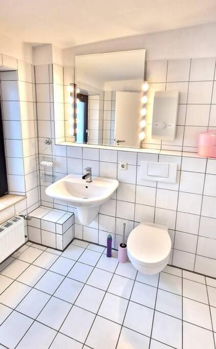 Luna City-Apartment 80Qm 2 Zimmer 2 Baeder 20Km Messe Airport 크레펠트 외부 사진